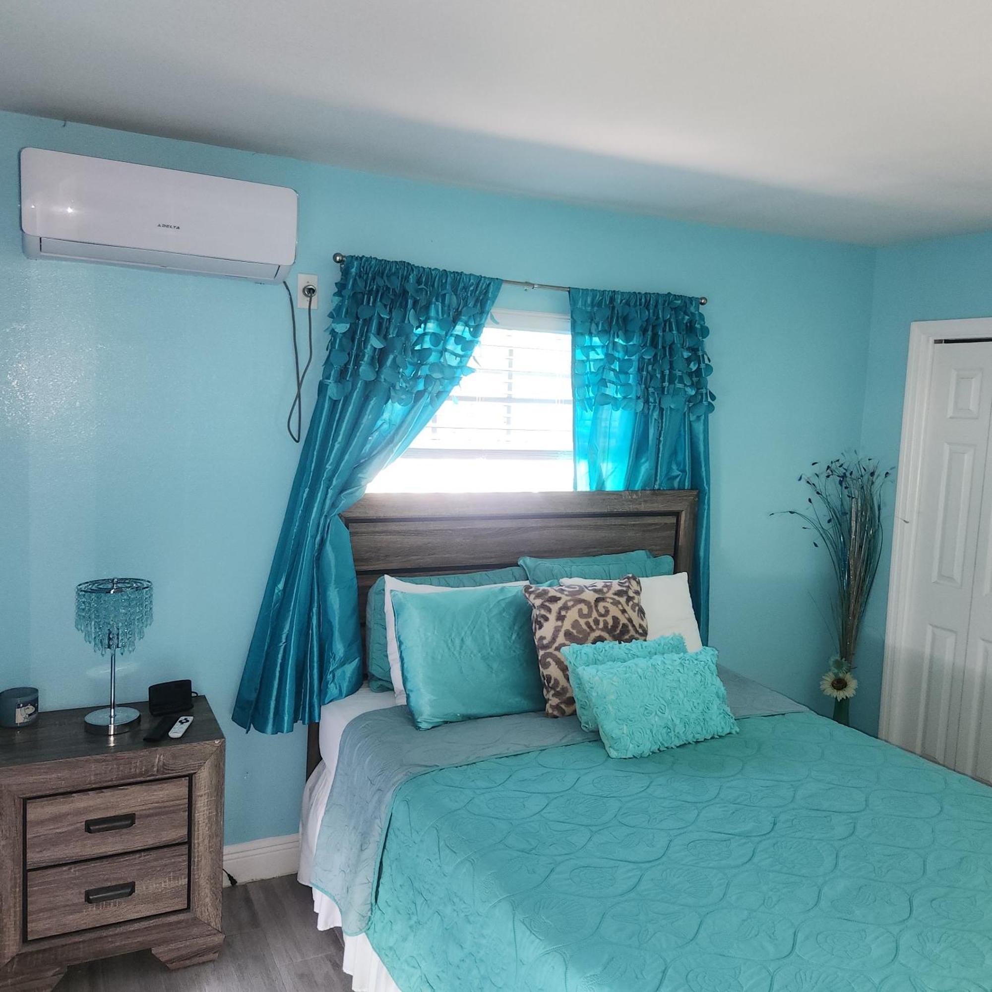 Hotel Jubilee Gardens Freeport Habitación foto